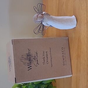 WILLOW TREE Retired 'Thank You'  Sculptured Angel Figurine by Susan Lordi